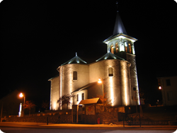 vue de l'église illuminée